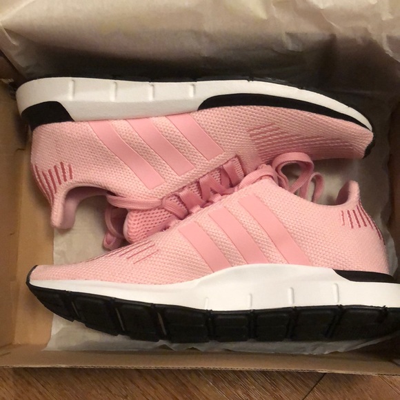 adidas swift runner sneaker